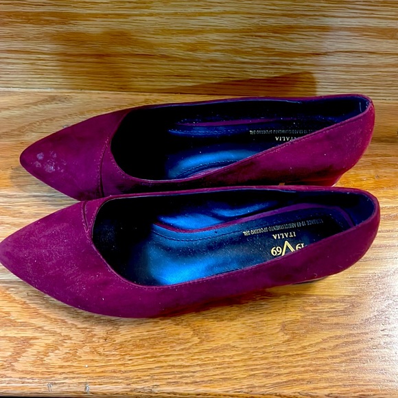 Versace Burgundy Heel Dressy Shoes - Picture 2 of 5